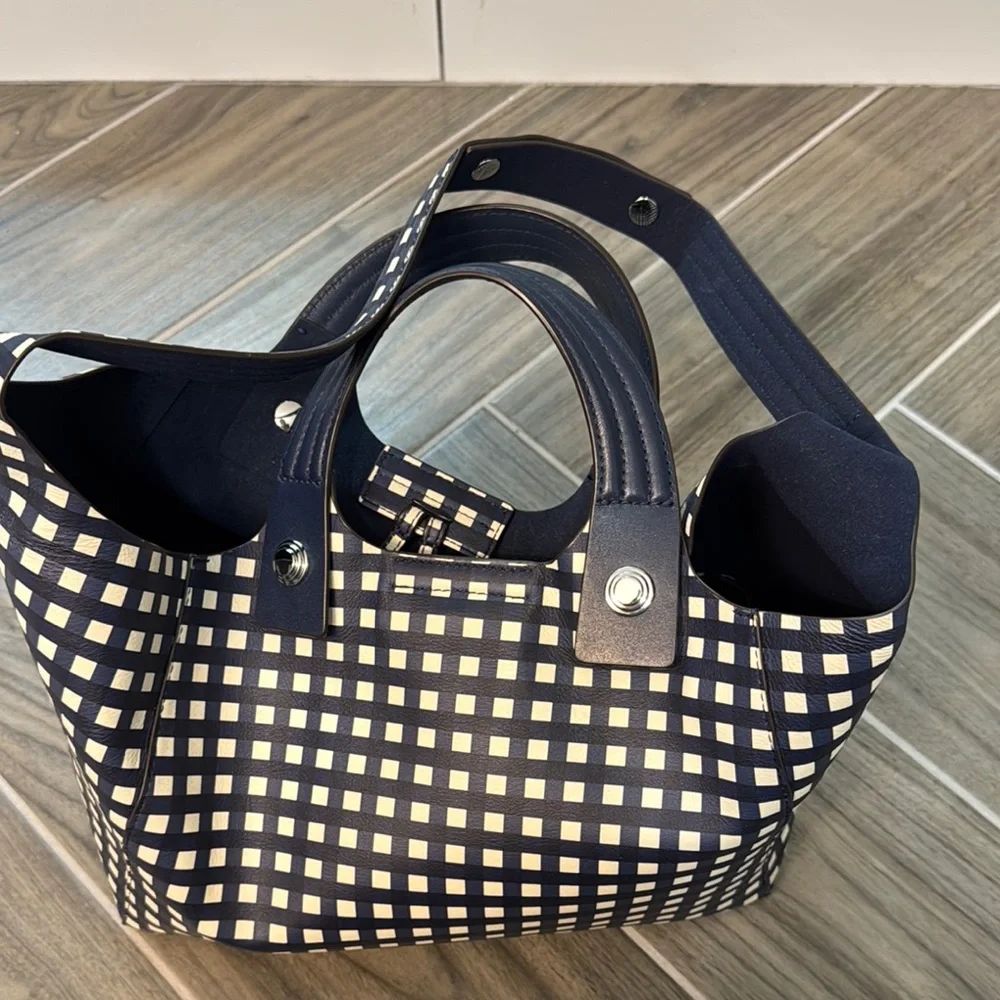 Tory Burch Blue and White Tote with Woven Pattern and Structured Shape - Picture 4 of 4